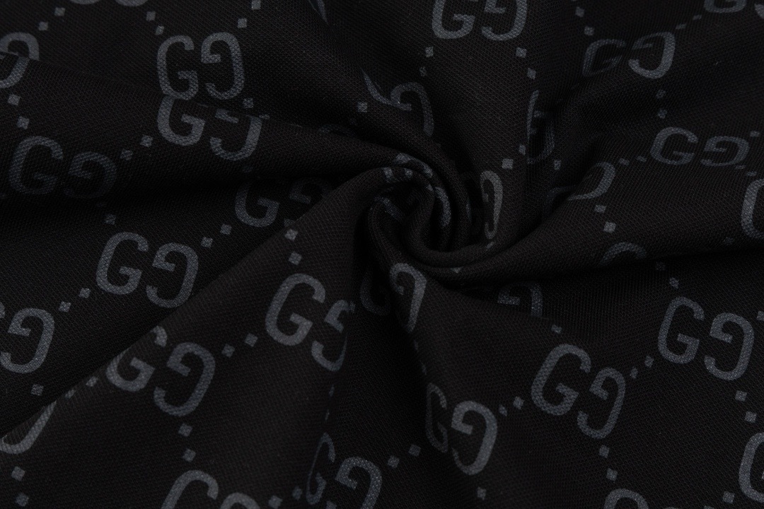 Polo Masculina Gucci Monogram Preta vista 6